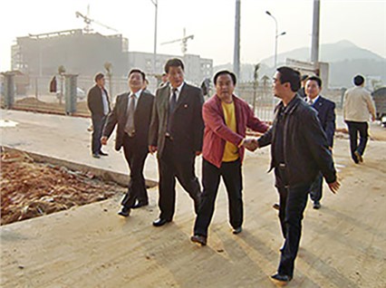 湘潭市委書記彭憲法同志來(lái)公司視察工作