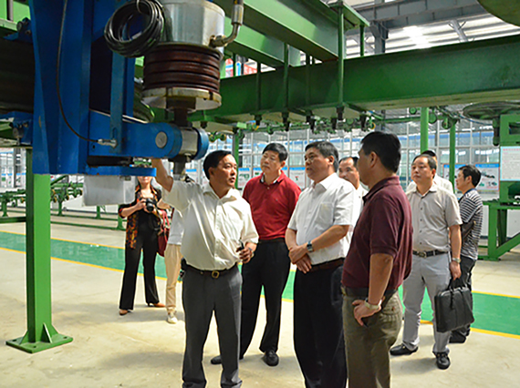 國(guó)家煤監(jiān)局科技裝備司副司長(zhǎng)彎效杰我公司考察指導(dǎo)工作