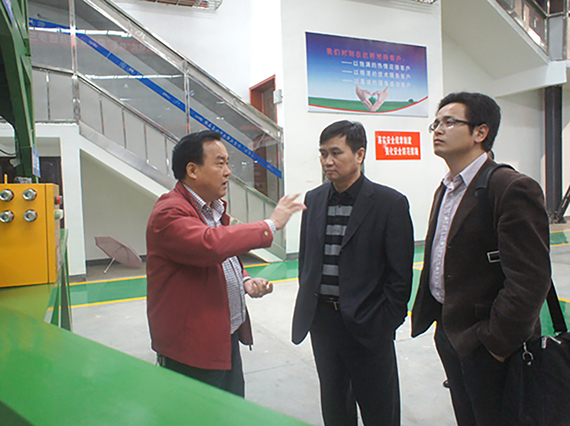 國(guó)家安全生產(chǎn)上海礦用設(shè)備檢測(cè)檢驗(yàn)中心主任、中國(guó)煤炭科工集團(tuán)上海研究院陳同寶先生一行