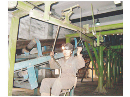 靜態(tài)上、下車裝置